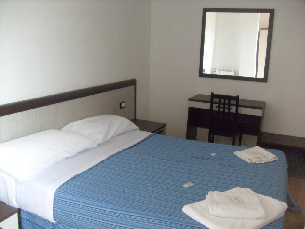 Euro Inn B&B Milan Ruang foto